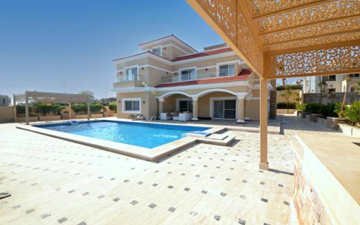 Villa with Pool for Sale in Jamaran Sahl Hasheesh